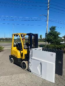 Refreshed 5000 lb Hyster Forklift Cascade Carton Clamp & Non-Mar