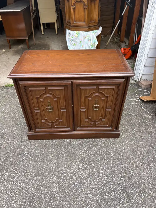 Free delivery used Wooden Cabinet with Double Doors