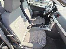2009 Saturn Astra Manual Low KM One Owner Vehicle Heated Seats - Photo 10