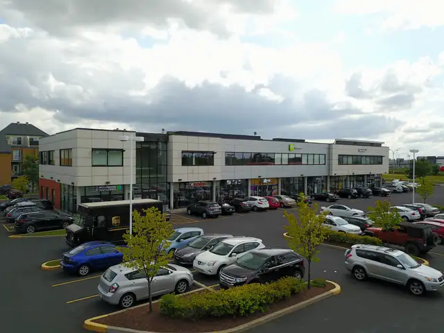 Brossard DIX30 - Bureaux aménagés 777 pc et 2679 pc 2e étage