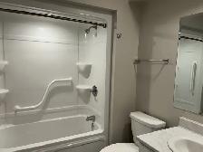 104-50 Lian St., 2Bed   Den, First Floor, Available October 1! - Photo 17
