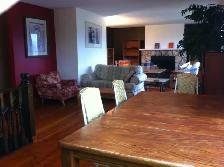 Large master bedroom, private bathroom, Apple Bowl - Photo 7