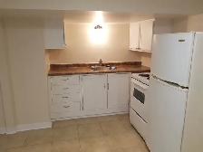 BACHELOR APT SUBLET IN BEAUTIFUL VICTORIAN HOME DOWNTOWN BARRIE - Photo 3