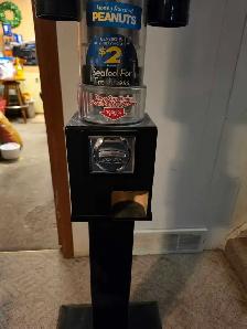 peanut or candy machine - Photo 3