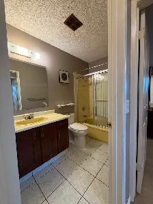 Bi-Level 3 Bed 2 Bath House for Rent in Falconridge, Calgary, AB - Photo 8