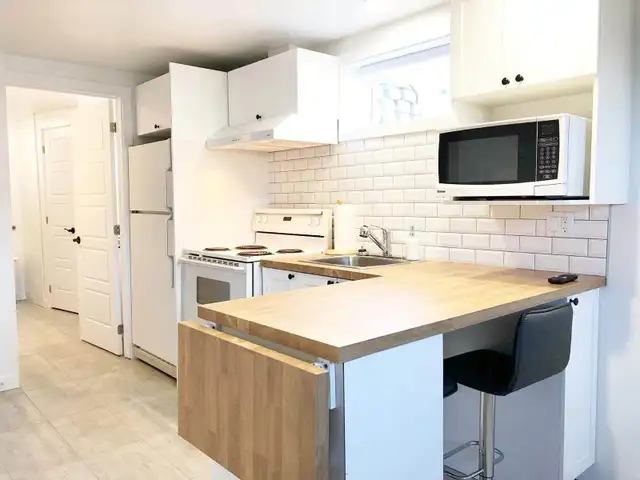 Studio 2 1/2 tout inclus disponible à Sept-Îles