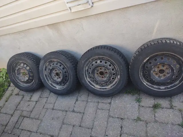175-65R14x4 jantes Mazda2 2011. Bolt pattern 4x100.
