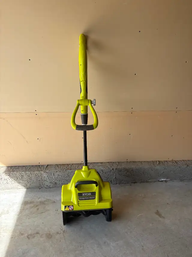 Electric snow shovel for sale in Red Deer