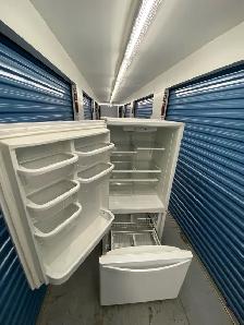 LIKE NEW WHIRLPOOL FRIDGE - Photo 5