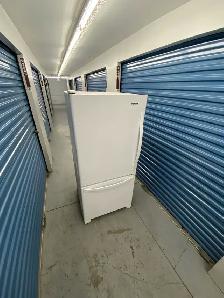 LIKE NEW WHIRLPOOL FRIDGE - Photo 9