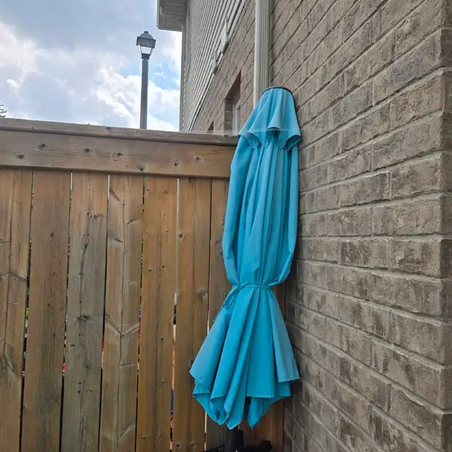 outdoor patio umbrella and stand
