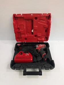 (B4775) Milwaukee 2553-20 Drill Set W/ 2 batteries and Charger