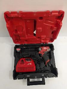 (B4775) Milwaukee 2553-20 Drill Set W/ 2 batteries and Charger - Photo 2