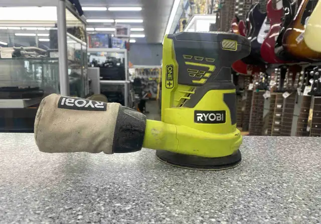 Ryobi P411 18V Sander