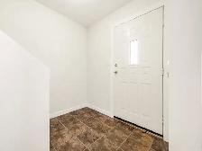 3 Bedroom townhouse for rent on Westside - Photo 2