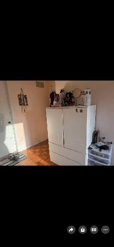 2 nd floor master bedroom with private bathroom - Photo 2