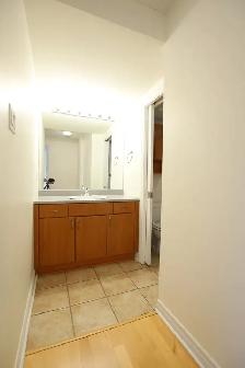 Beautiful 1 Bdm Condo, Manor Park, Pkg Incl, Sept/Oct - Photo 10