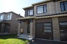 Newer (2025) 4 Bdm/2.5 Bth End-Unit Townhome, Russell, AvailNow!
