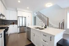 Newer (2025) 4 Bdm/2.5 Bth End-Unit Townhome, Russell, AvailNow! - Photo 6