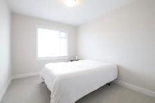 Newer (2025) 4 Bdm/2.5 Bth End-Unit Townhome, Russell, AvailNow! - Photo 25