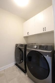 Newer (2025) 4 Bdm/2.5 Bth End-Unit Townhome, Russell, AvailNow! - Photo 26