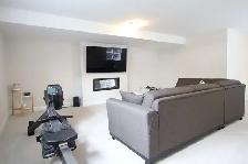 Newer (2025) 4 Bdm/2.5 Bth End-Unit Townhome, Russell, AvailNow! - Photo 29