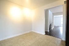 Wonderful 3 Bdm/1.5 Bth Townhome, Woodroffe/Medhurst, Sept/Oct - Photo 15