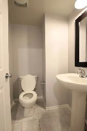 Wonderful 2 Bdm/2.5 Bth Lower Unit Terrace Home, Kanata, Oct 1 - Photo 11