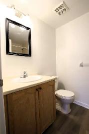 Wonderful 2 Bdm/2.5 Bth Lower Unit Terrace Home, Kanata, Oct 1 - Photo 15