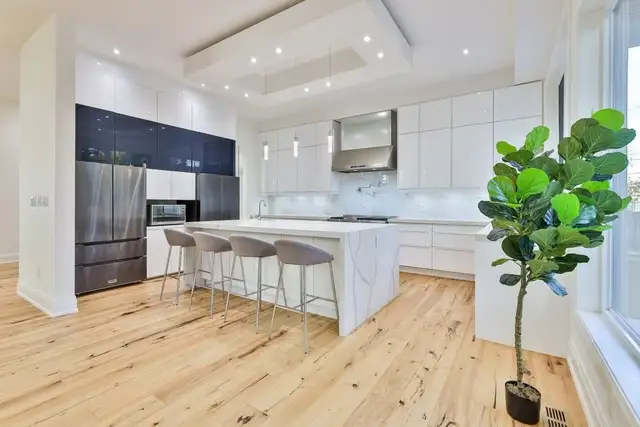 Room for Rent next to Lawrence West subway station & Yorkdale
