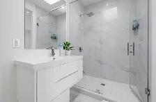 Room for Rent next to Lawrence West subway station & Yorkdale - Photo 8