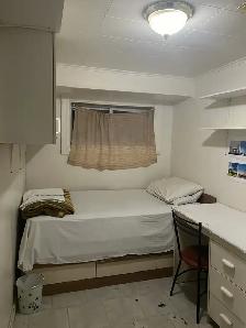 A furnished basement room all utilities included ( Hydro, Gas ,w - Photo 4