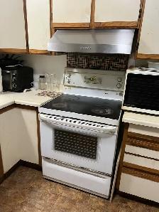 A furnished basement room all utilities included ( Hydro, Gas ,w - Photo 10