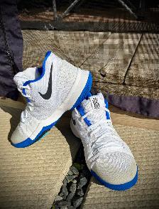 Nike Kyrie 3 Basketball Shoes - Photo 3