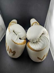 Venom Challenger 12oz Boxing MMA gloves - Photo 2