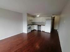 SPACIOUS – RENOVATED – PET FRIENDLY - Photo 2