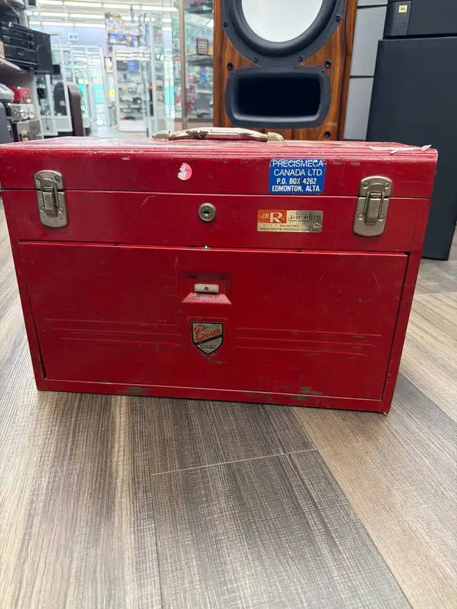Beach Machinst Toolbox Red Metal
