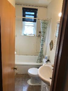 $988 -1 Bedroom Apt. in St Boniface, avail. Oct. 1, 2026 - Photo 2
