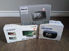 New Alarm And Projection Clocks For Sale - Photo 2