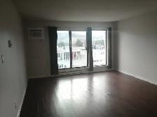 SPACIOUS – RENOVATED – PET FRIENDLY - Photo 2