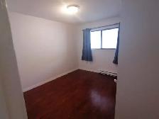 SPACIOUS – RENOVATED – PET FRIENDLY - Photo 8