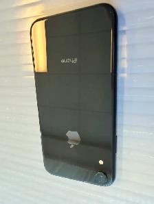 Phone XR 64 GB (with case and 2 charging cables) - Photo 2