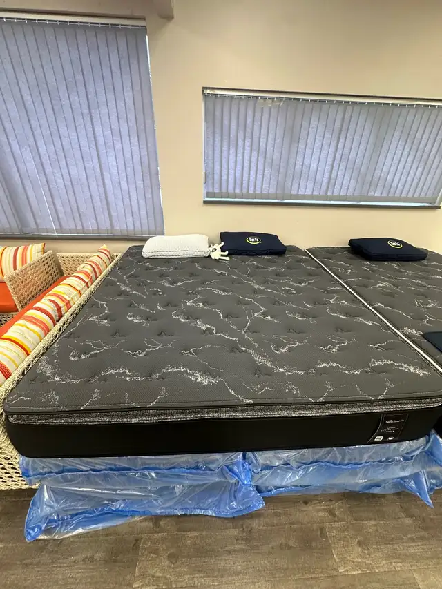 KING LUXURY FLOOR MODEL FOR SALE