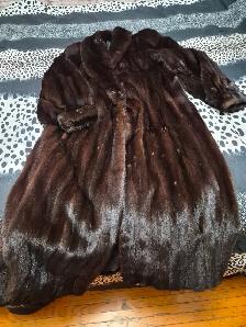 Lee varga long mink coat size medium to large. excellent shape .