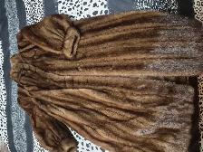 Lee varga long mink coat size medium to large. excellent shape . - Photo 3