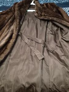 Lee varga long mink coat size medium to large. excellent shape . - Photo 4