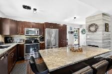 Beautiful Remodeled Oakbank Home - Photo 4