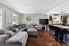 Beautiful Remodeled Oakbank Home - Photo 5