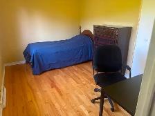 Chambre a louer dans grande maison/Room for Rent in large home - Photo 4