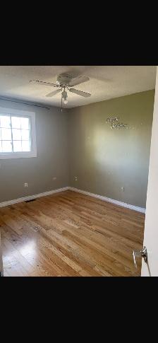 Private spacious bedroom - Photo 3